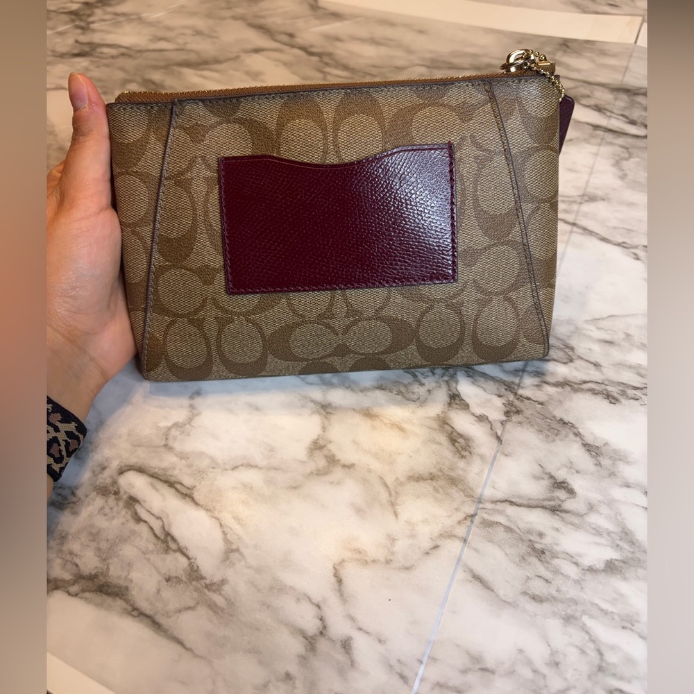 Vintage Coach Tan Signature zippered pouch - Picture 3 of 9